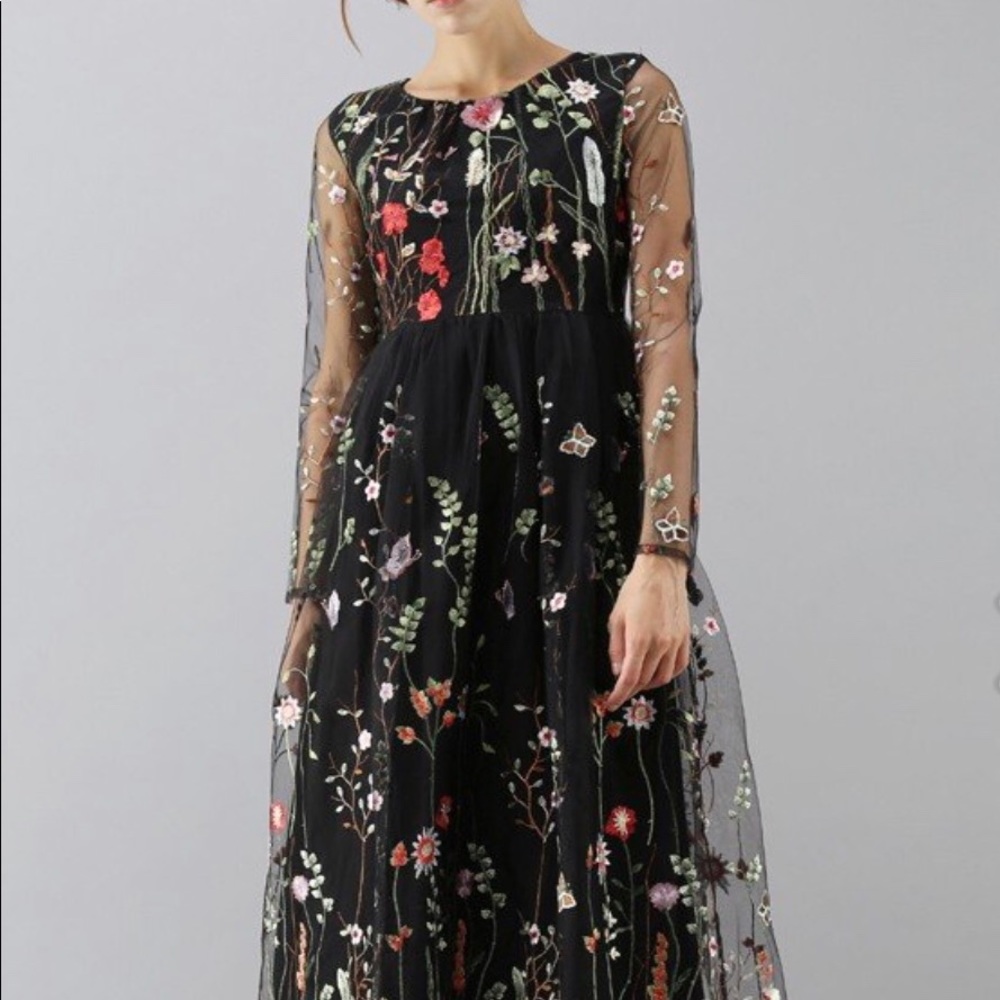 CHICWISH Flowering Fields Black Maxi Dress NWT Lg
